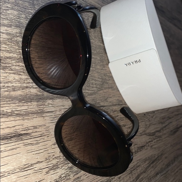 Prada sunglasses 🕶 - Picture 1 of 6